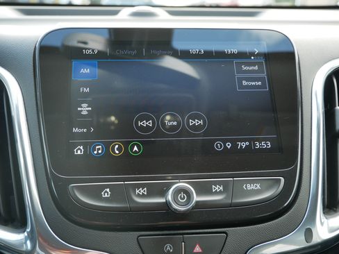 Used 2023 Chevrolet Equinox Premier AWD/4WD image 22