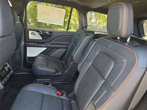 New 2026 Lincoln Aviator Black Label w/ Jet Appearance Package AWD/4WD image 14
