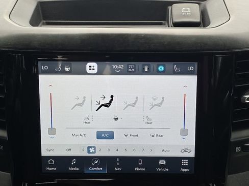 Used 2024 RAM 3500 Big Horn w/ Sport Appearance Package image 33