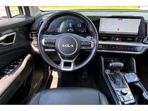 Used 2024 Kia Sportage EX FWD image 5