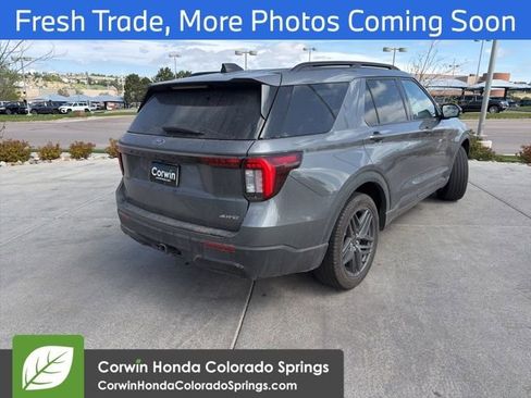 Used 2025 Ford Explorer ST-Line w/ ST-Line Street Pack AWD/4WD image 7