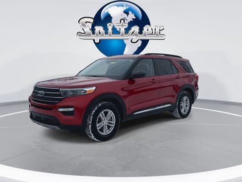 Used 2023 Ford Explorer XLT w/ Equipment Group 202A image 4