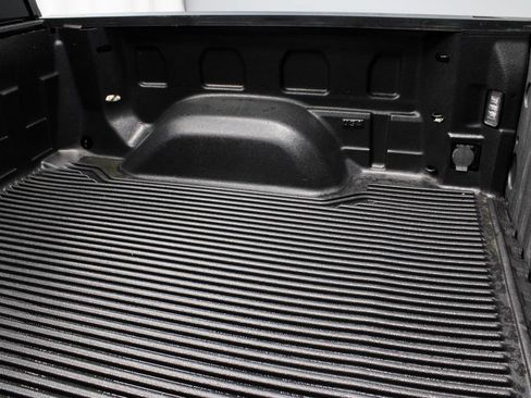 Used 2022 Chevrolet Silverado 1500 LT AWD/4WD image 14