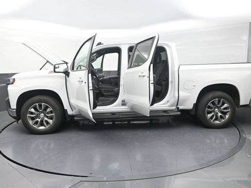 Used 2022 Chevrolet Silverado 1500 LT w/ Z71 Off-Road Package AWD/4WD image 42