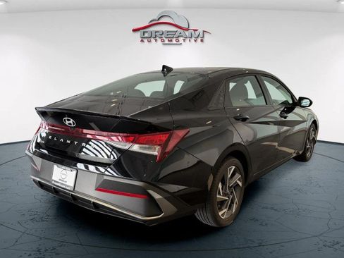 Used 2025 Hyundai Elantra Sport FWD image 19