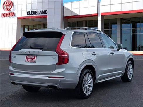 Used 2018 Volvo XC90 T6 Momentum w/ Convenience Package AWD/4WD image 7