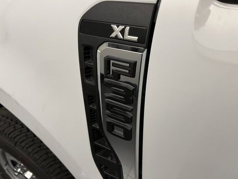 New 2026 Ford F350 XL w/ XL Chrome Package image 32