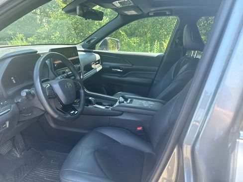 Used 2025 Toyota Grand Highlander AWD Hybrid image 11