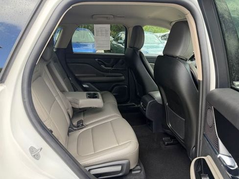 Used 2025 Lincoln Corsair FWD image 17