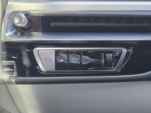 Used 2024 Cadillac Lyriq Sport AWD/4WD image 17