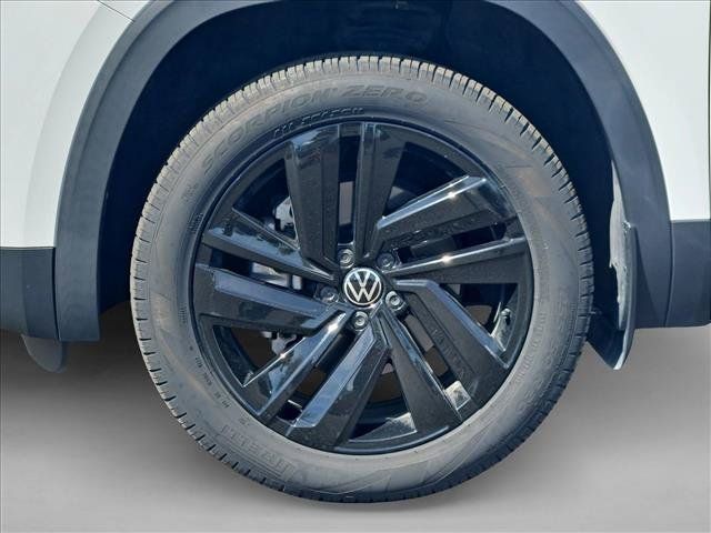 Used 2021 Volkswagen Atlas Cross Sport SE w/ Panoramic Sunroof Package FWD image 29