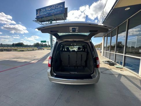 Used 2012 Chrysler Town & Country Touring w/ Entertainment Group #1 image 9