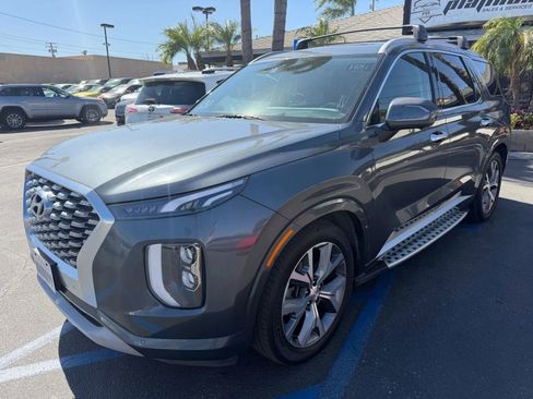 Used 2021 Hyundai Palisade Limited FWD image 3