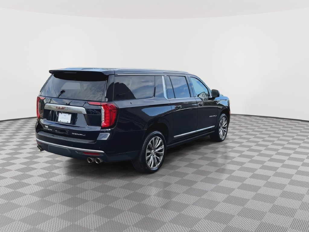 Used 2021 GMC Yukon XL Denali w/ Denali Premium Package AWD/4WD image 9