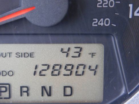 Used 2008 Toyota RAV4 Limited AWD/4WD image 10