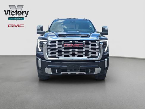 Used 2025 GMC Sierra 2500 Denali w/ Denali Reserve Package AWD/4WD image 2
