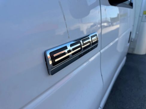 Used 2019 Ford E-350 and Econoline 350 Super Duty w/ Power Windows & Locks Group image 9