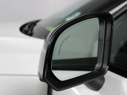 Used 2023 Volvo XC40 Recharge Ultimate AWD/4WD image 39