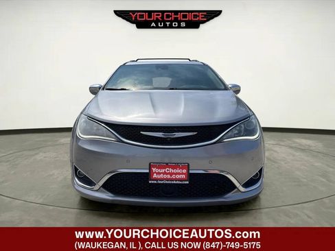 Used 2018 Chrysler Pacifica Limited w/ Advanced Safetytec Group FWD image 8