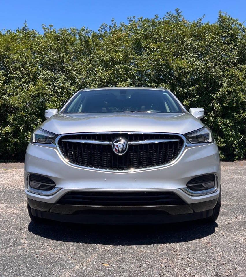 Used 2020 Buick Enclave Essence w/ Sound and Sites Package AWD/4WD image 11