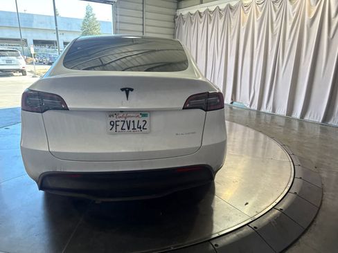 Used 2023 Tesla Model Y Long Range AWD/4WD image 6