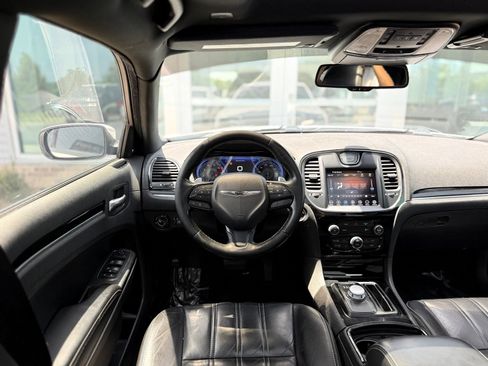 Used 2019 Chrysler 300 S w/ S Model Appearance Package RWD image 29