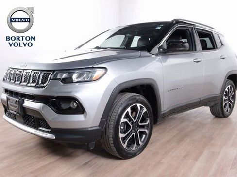 Used 2024 Jeep Compass Limited w/ Sun and Sound Group image 1