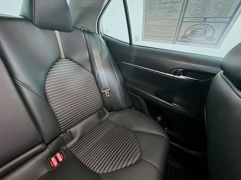 Used 2022 Toyota Camry SE w/ Convenience Package FWD image 14