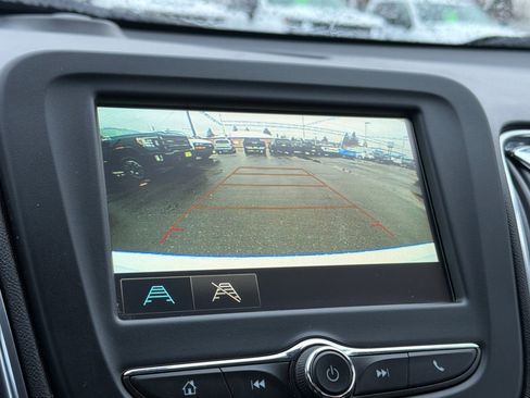 Used 2018 Chevrolet Malibu LT image 15