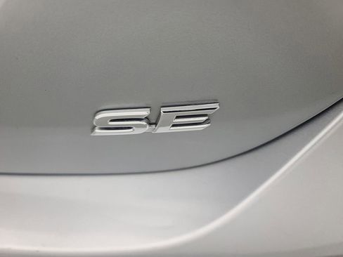 Used 2024 Toyota Camry SE image 13