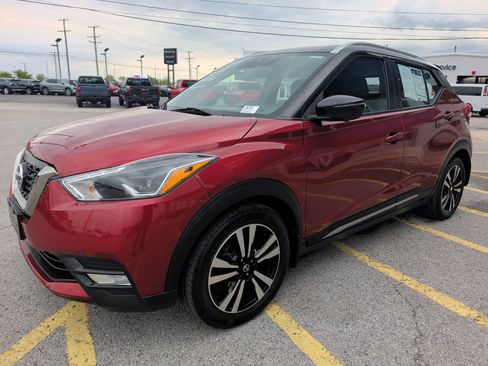 Used 2020 Nissan Kicks SR FWD image 6