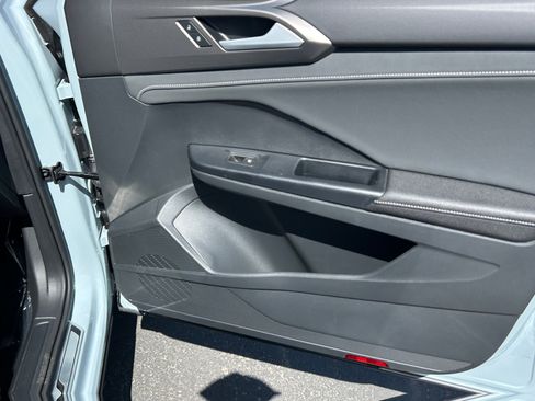 New 2026 Volkswagen Taos SE FWD image 16