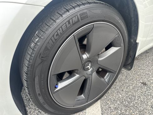 Used 2023 Tesla Model 3 Standard Range RWD image 12