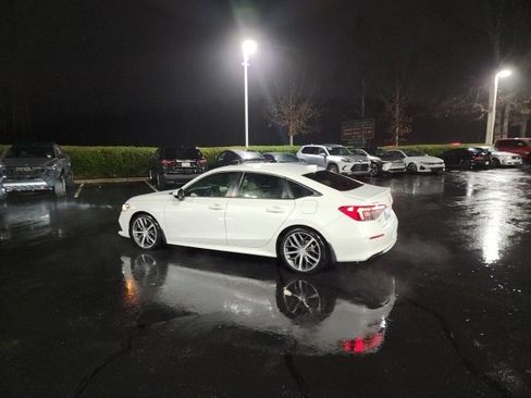 Used 2023 Honda Civic Touring image 7