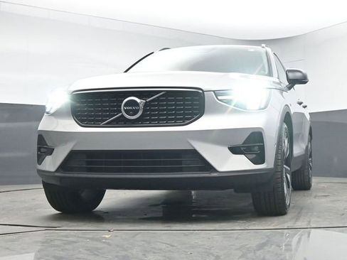 Used 2023 Volvo XC40 B5 Plus w/ Protection Package Premier AWD/4WD image 38
