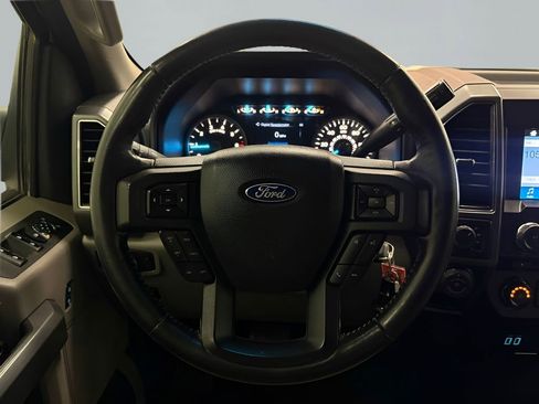 Used 2018 Ford F150 XLT w/ Equipment Group 302A Luxury AWD/4WD image 17