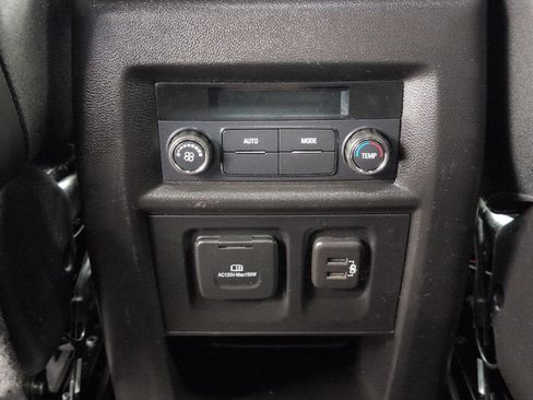 Certified 2023 Chevrolet Traverse LT w/ LT Premium Package AWD/4WD image 22