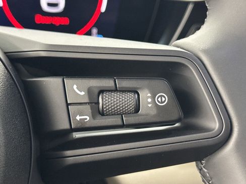 Certified 2025 Porsche Macan Electric image 17