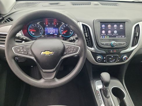 Used 2022 Chevrolet Equinox LS w/ LS Convenience Package FWD image 22