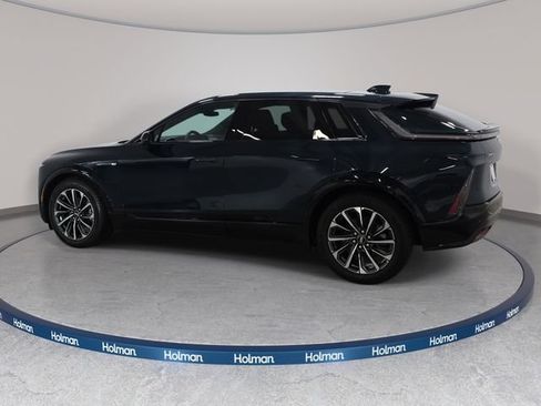 Used 2024 Cadillac Lyriq Sport AWD/4WD image 7