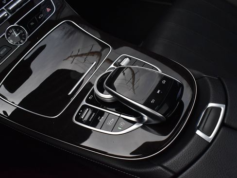 Used 2019 Mercedes-Benz E 300 image 39