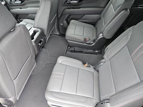 New 2026 Chevrolet Suburban RST w/ Comfort Package AWD/4WD image 28