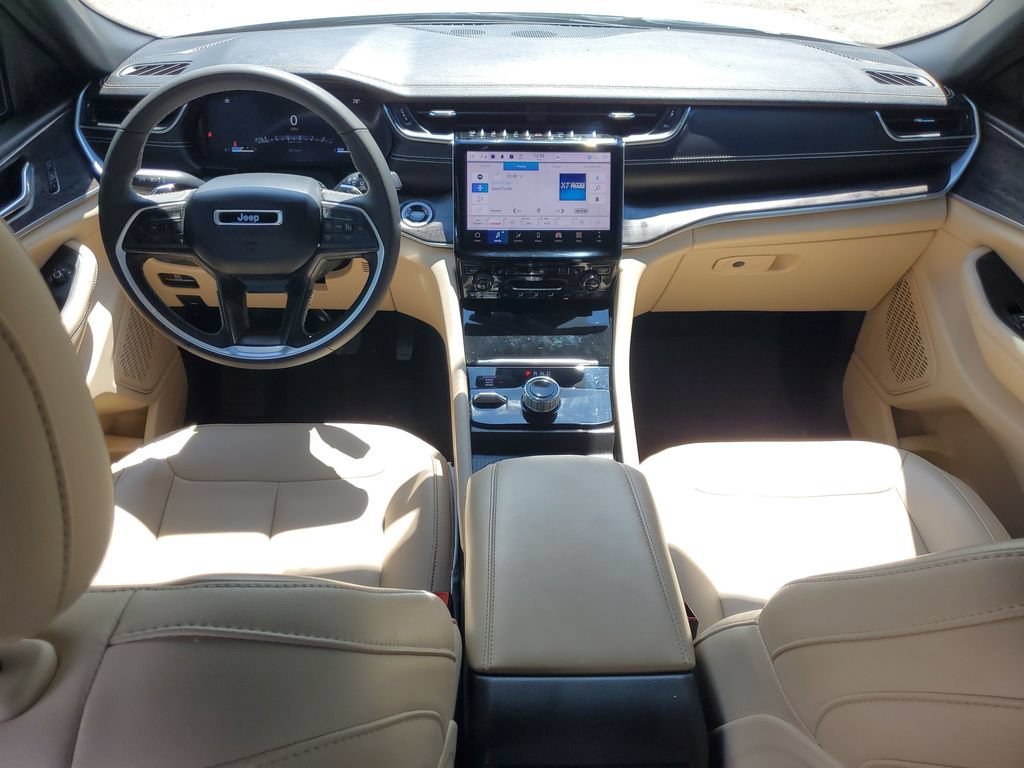 Used 2024 Jeep Grand Cherokee L Limited AWD/4WD image 14