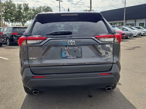 Used 2021 Toyota RAV4 XLE Premium image 7