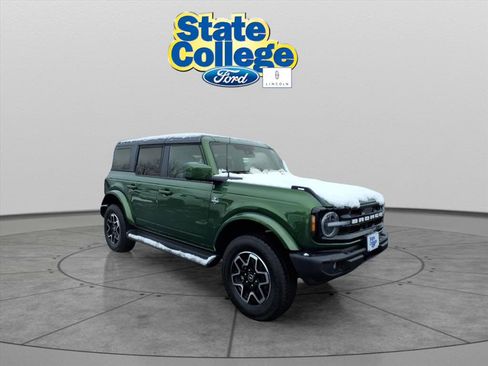Used 2025 Ford Bronco Outer Banks image 2
