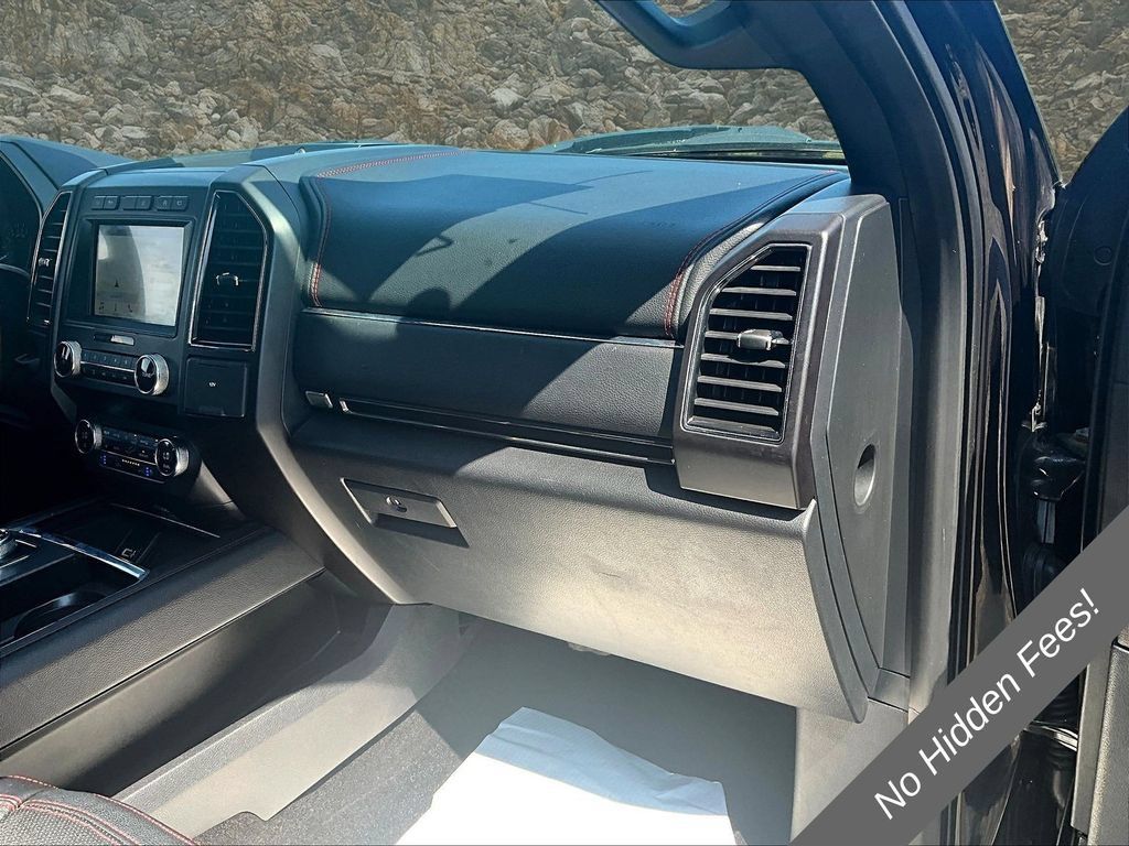 Used 2019 Ford Expedition Limited w/ Equipment Group 303A AWD/4WD image 16
