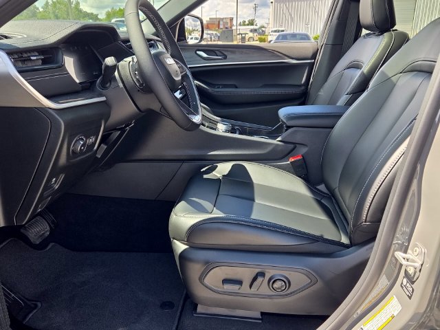 New 2027 Jeep Grand Cherokee Limited AWD/4WD image 5