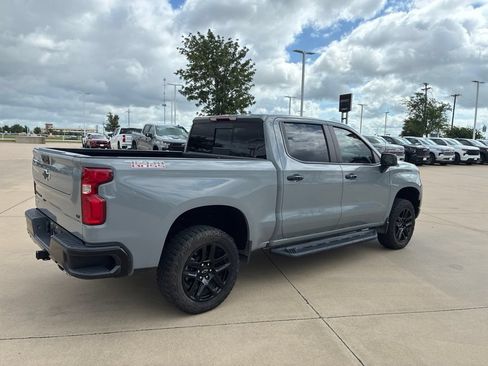 Used 2024 Chevrolet Silverado 1500 LT Trail Boss w/ Convenience Package II AWD/4WD image 4