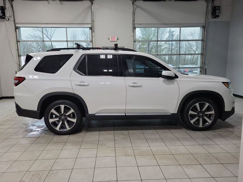 Used 2023 Honda Pilot Elite image 4