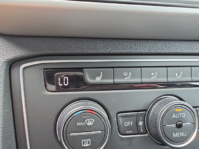 Used 2021 Volkswagen Atlas Cross Sport SE w/ Panoramic Sunroof Package FWD image 20